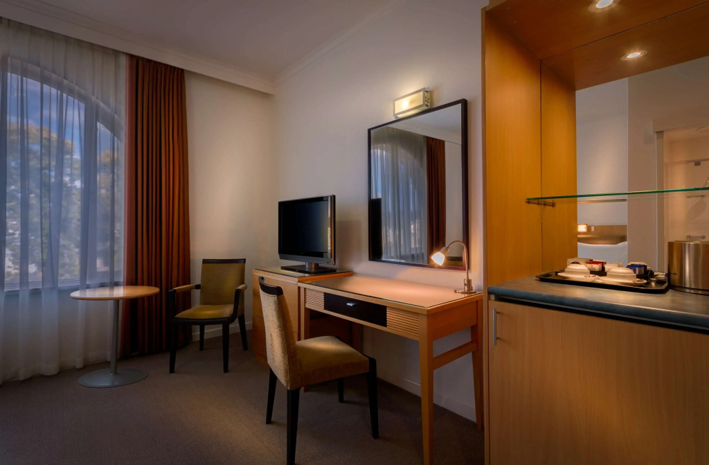 BEST WESTERN PLUS Travel Inn