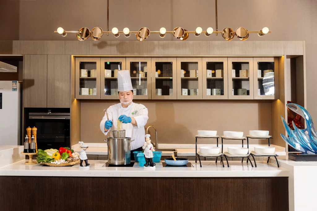 Holiday Inn Riverside Wuhan by IHG