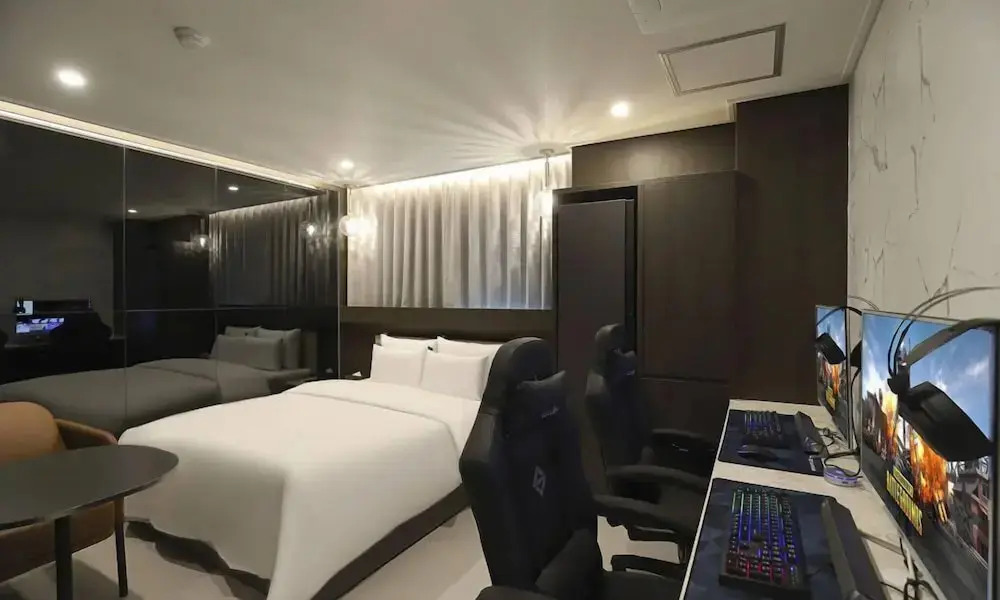 Rosy Hotel
