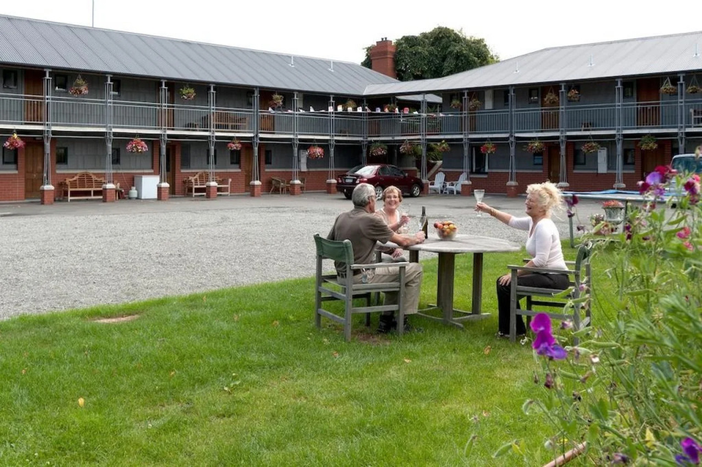 Country Glen Lodge