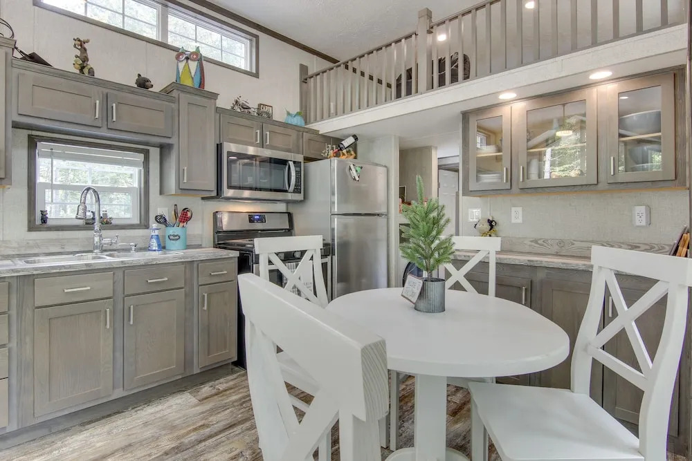 Tree-lined Cabin w/ Grill in Penrose!