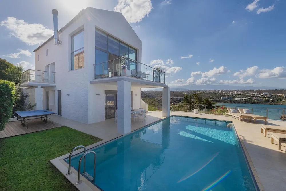 Villa Blanca Collection