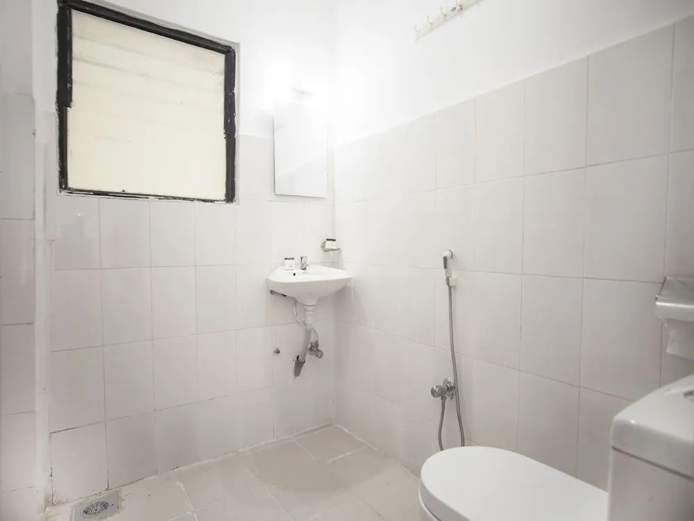 Oyo 341 Hotel Kusum Kohinoore