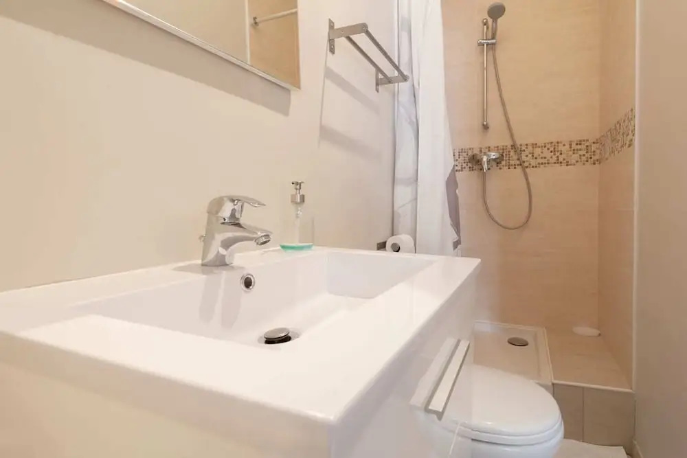 Charming Studio for 2 near the Metro by GuestReady
