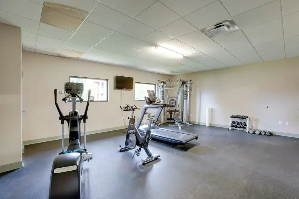 3BR Riverfront Retreat! Mtn Views, Community Perks