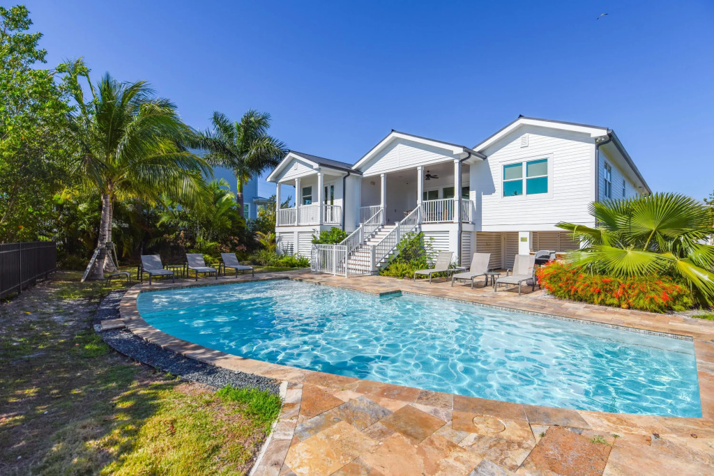 Capmar House by Brightwild Huge Home Pool
