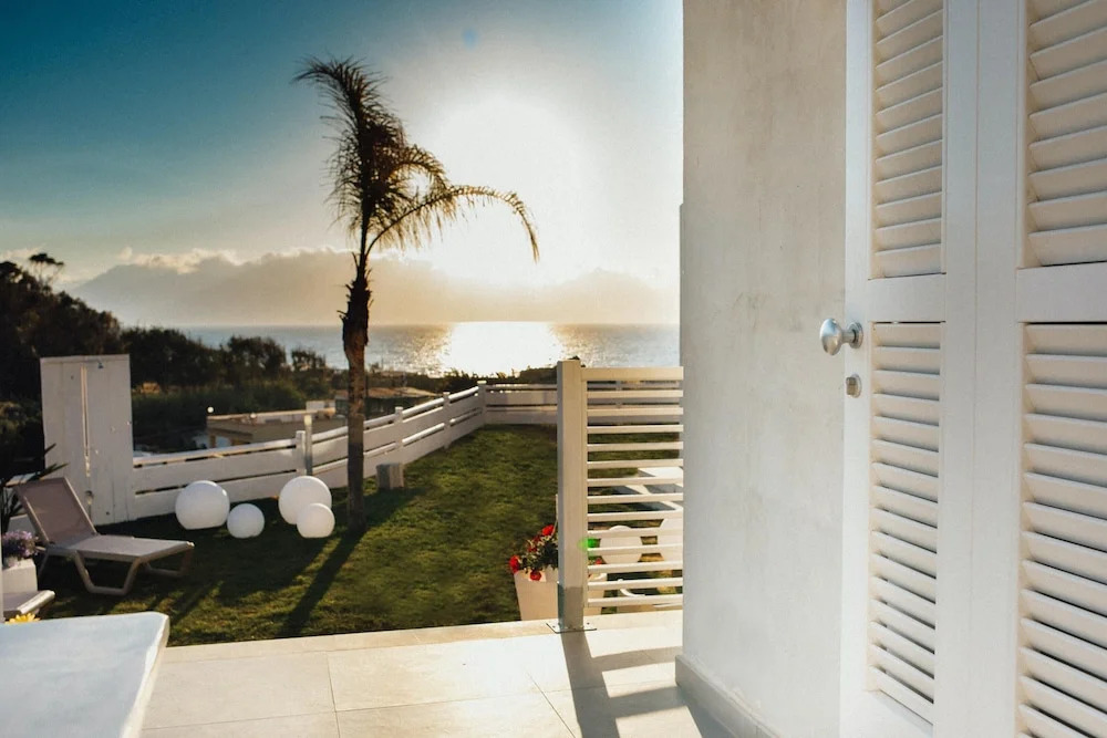House With 3 Bedrooms in Balestrate, With Wonderful sea View, Enclosed Garden and Wifi - 100 m From the Beach