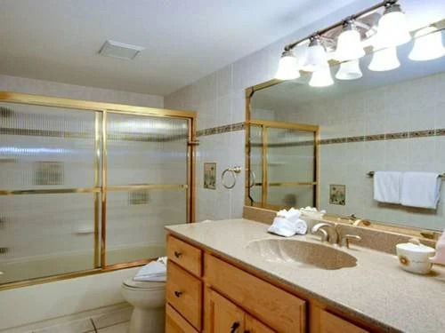 Tiffany Place 213