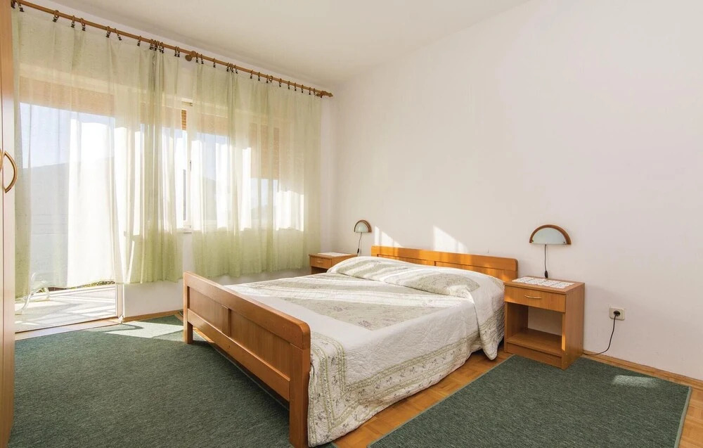 Amazing Apartment in Pakostane With 4 Bedrooms and Wifi