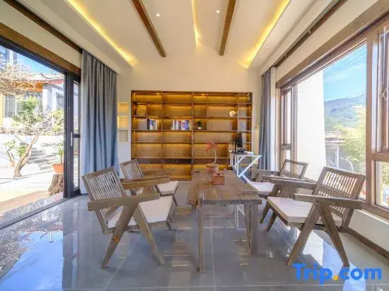 Shuiyuejinghua Homestay (Lijiang Sanyi International Airport)
