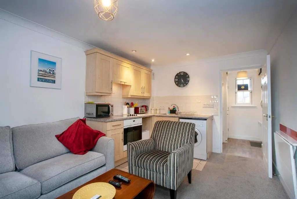 The Spires - Cosy apartment just outside of city centre