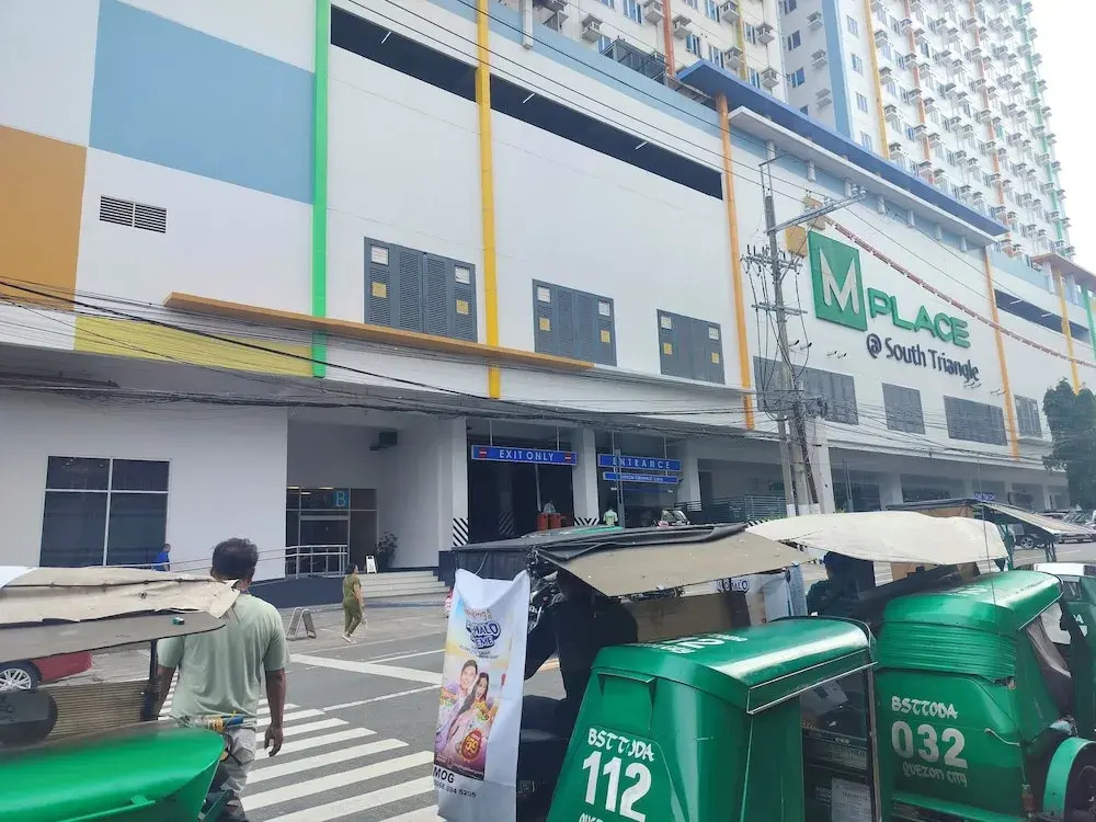 Luxurious Condo in Quezon City With Private Pool and City Views
