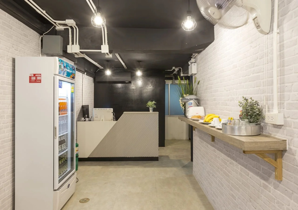 Fun Hostel Phuket Patong - Adults Only