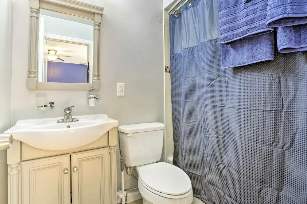 Vibrant Teaneck Home ~ 12 Mi to Manhattan!
