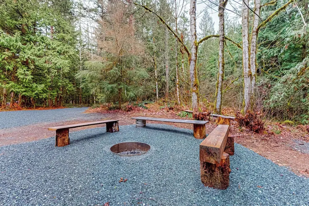 Forested 4 BR w/ Games, Fire Pit & Wood Stove