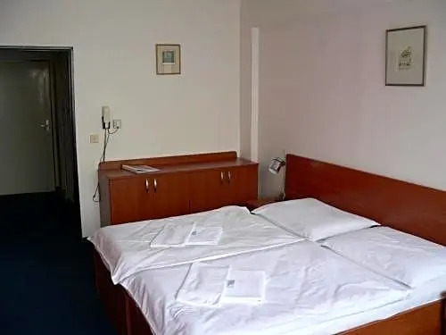 CMC Residence & Conference Inn