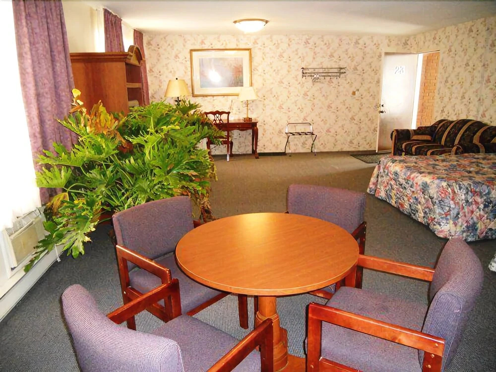 Canadiana Inn