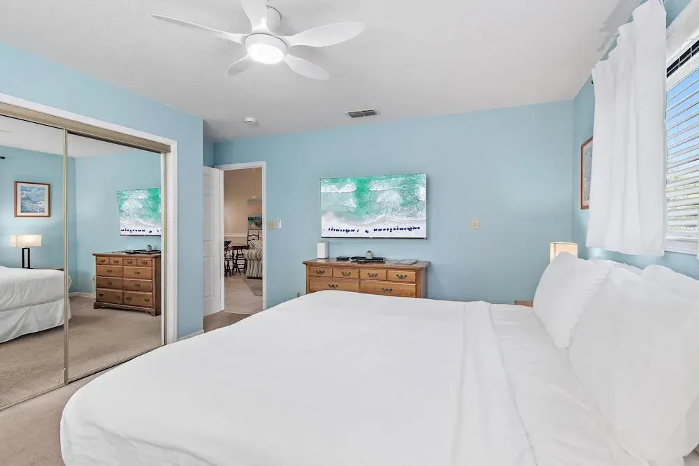 Chateau La Mer II #804- Blue Ocean Getaway