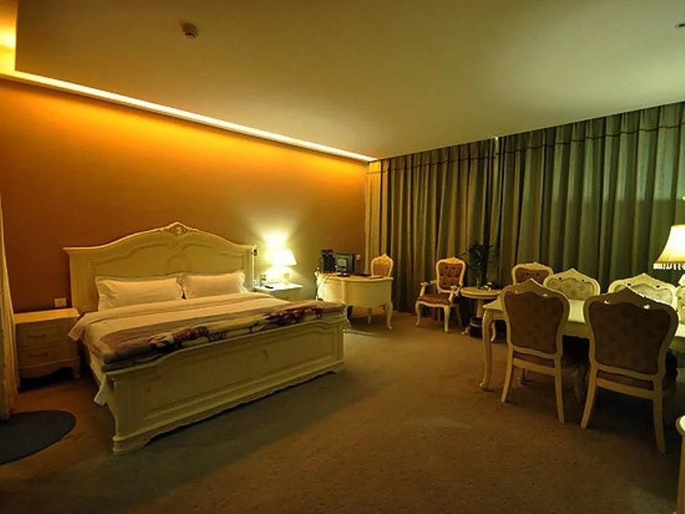 Luoyang Bohemia Hotel