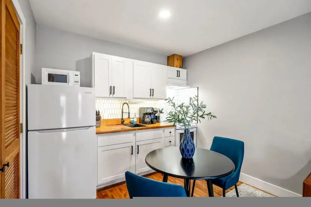Stylish Studio Near Downtown Attractions