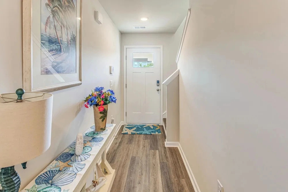 2 Mi to Sea & Sand! Modern New Build in Surfside