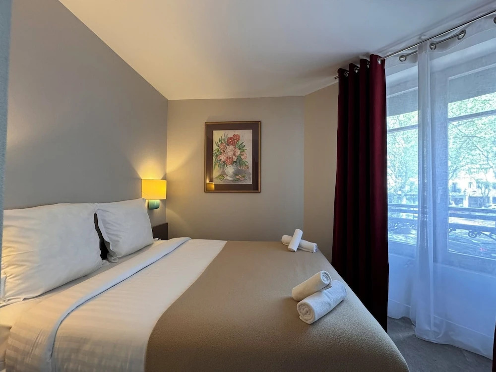 Hotel Paris Vesinet-LogisHotels et Domaine Evenementiel