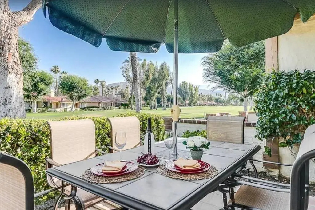 Private Country Club Condo on awesome golf course