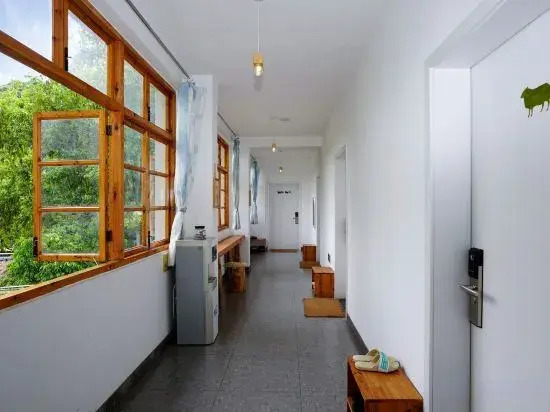 Xia Senlin Eco-friendly Hostel (Shaoxing Lu Xun's Hometown Subway Station Yintai City)