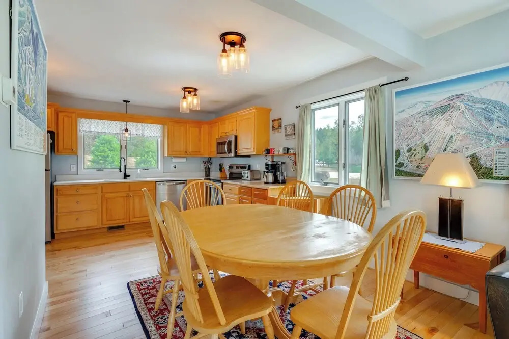 Mtn Views, On-site Trails! Spacious Bartlett Home