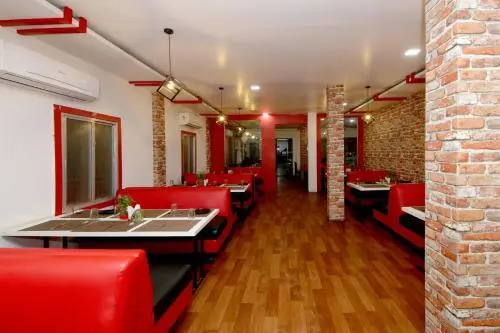 Happy Restaurant by OYO Rooms