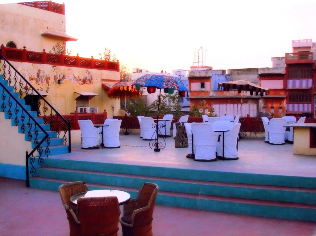 Karnot Mahal