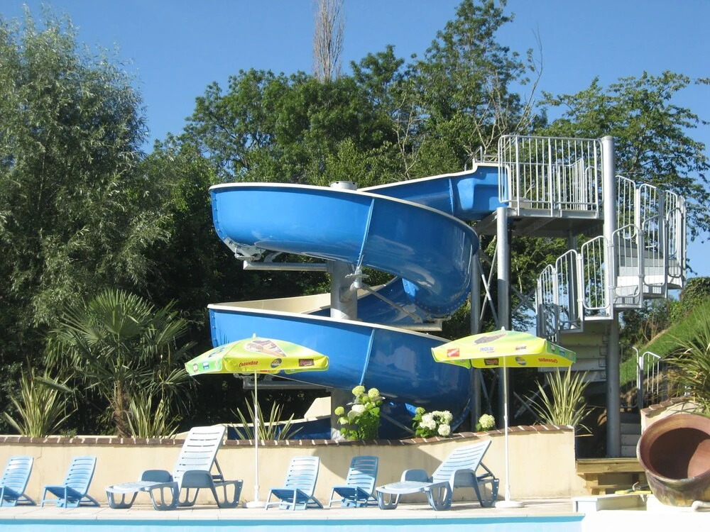 Comfortable Chalet Located Among Vineyards in the Dordogne