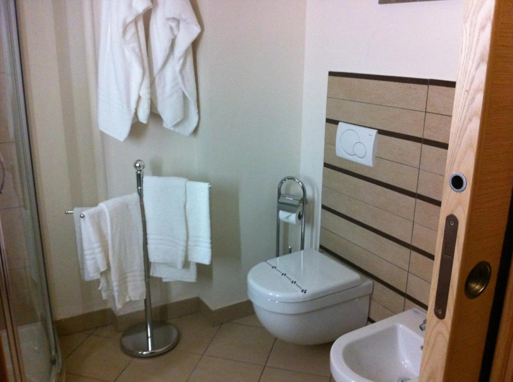 EliHotel