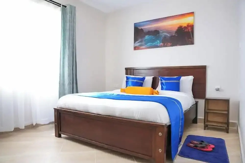 Lux Suites Studio City Apartments