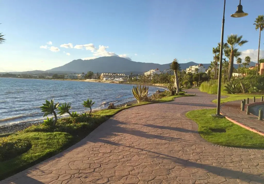Salinas. Apartment for 4. Terrace/Parking/Pools/Gym/4mins beach