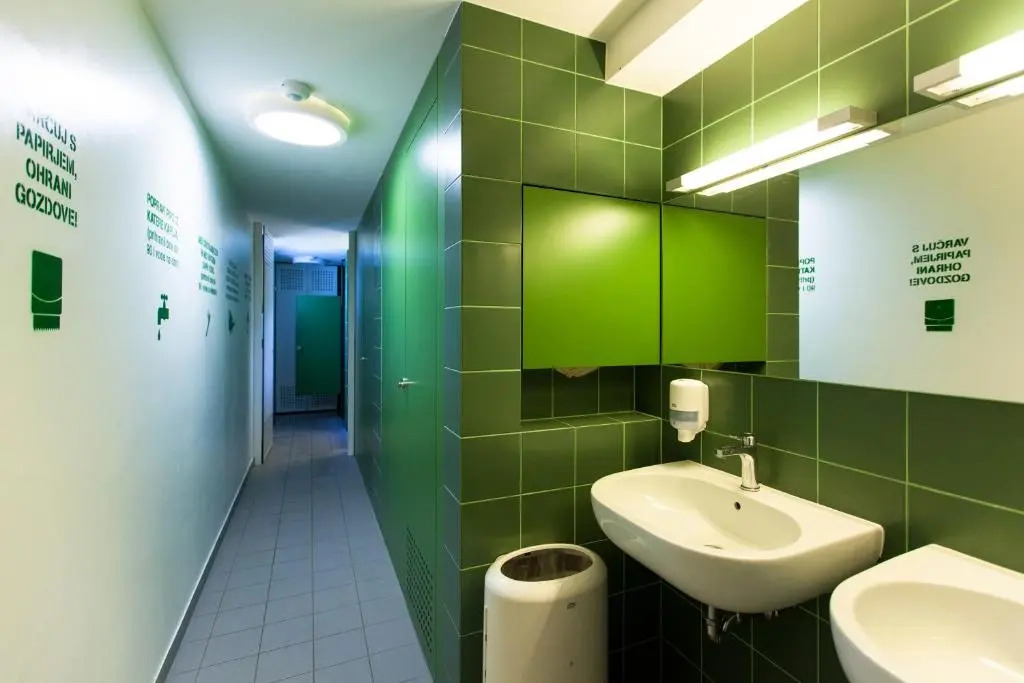 Youth Hostel Proteus Postojna