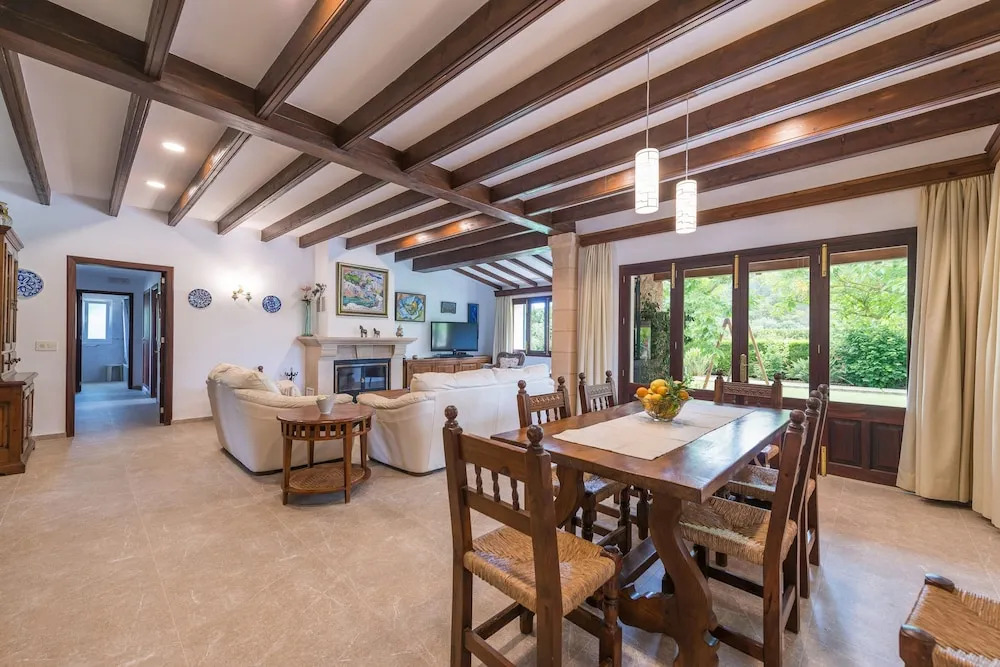 Villa La Sort by Villa Plus