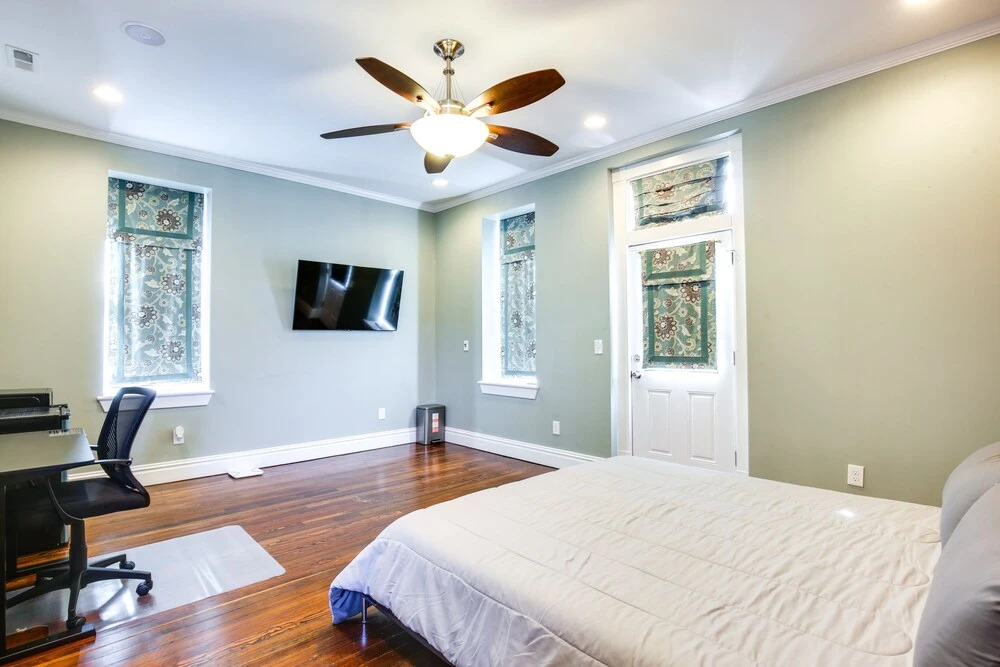 Saint Louis Home w/ Deck: 4 Mi to Downtown!