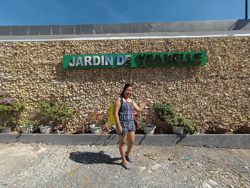 Jardin De Ysabelle and Hobbiton Cafe