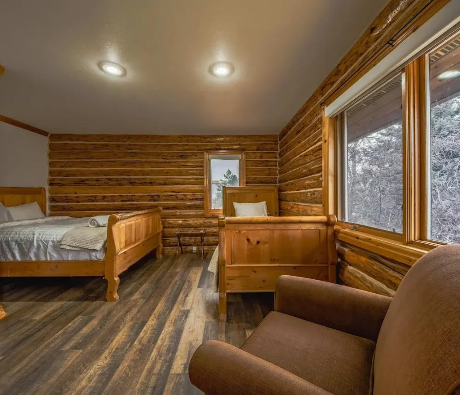 Wilderness Club Lodge For 25