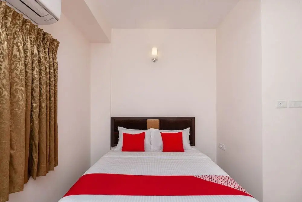OYO 24641 Tulip Residence