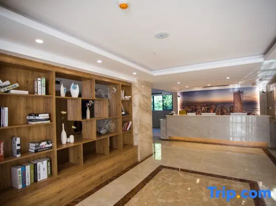 Zhuao Boutique Hotel (Chongqing Jinkai Avenue Yuanyang Light Rail Station Branch)