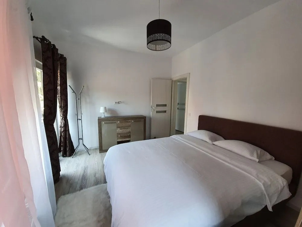 FOX VALLEY VILLA