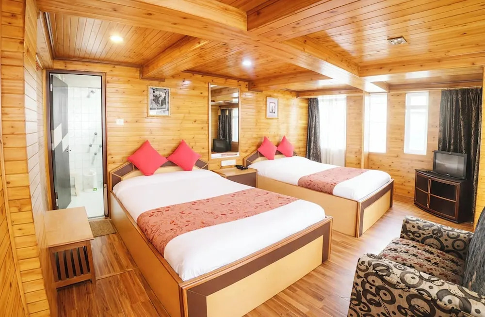 Hotel 7 Stay In Luxury Guest House