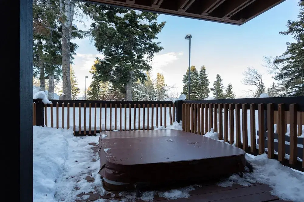 Ridgepoint at Deer Valley Resort - Three Bedroom Condo with Hot Tub #126 3 Condo
