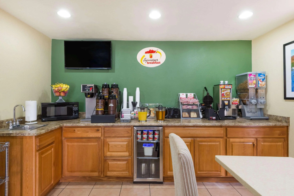 Super 8 Canon City