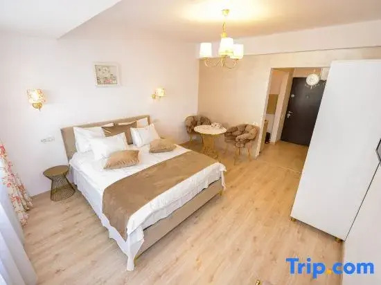 Tres Chic Studio - Victoria Avenue