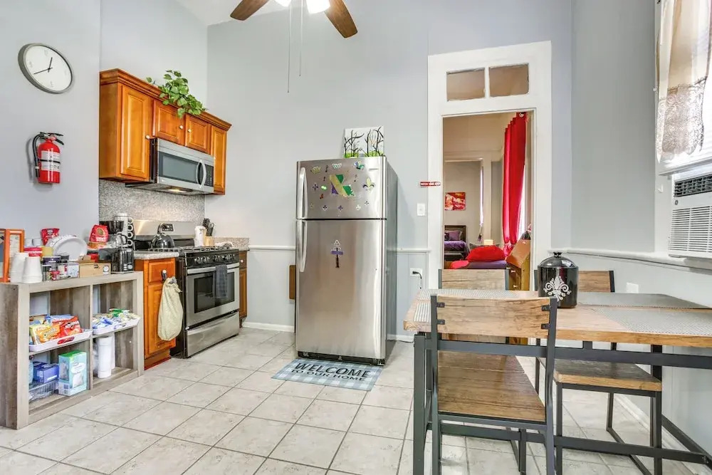 Walk to Magazine St: Nola House in Irish Channel!