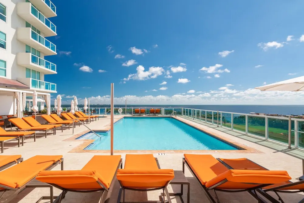 Million Dollar Ocean View Luxury Studio w/ Balcony + FREE PARKING