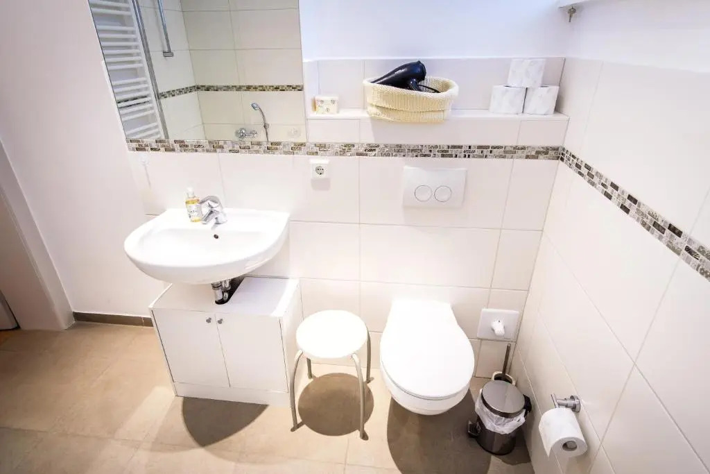 Wunderschöne Wohnung in sanierter Villa! incl WIFI